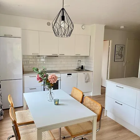 Cozy One-bedroom With Sauna And Forest View