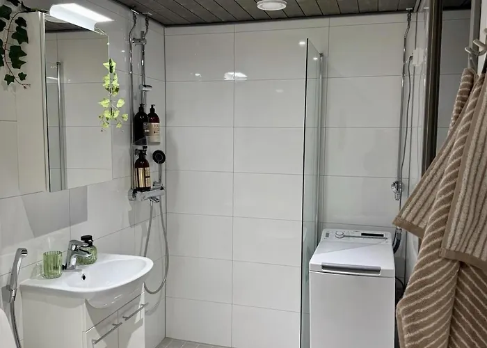 아파트 Cozy One-bedroom With Sauna And Forest View