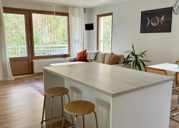 아파트 Cozy One-bedroom With Sauna And Forest View